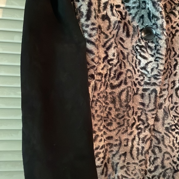 Leather and leopard jacket - Picture 3 of 10